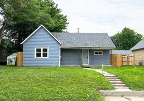 417 S Chicago Ave - Photo 1 of 1
