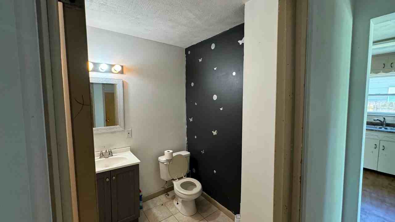 417 S Chicago Ave - Photo 7 of 12