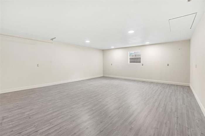 1813 Glengarry Dr - Photo 3 of 20