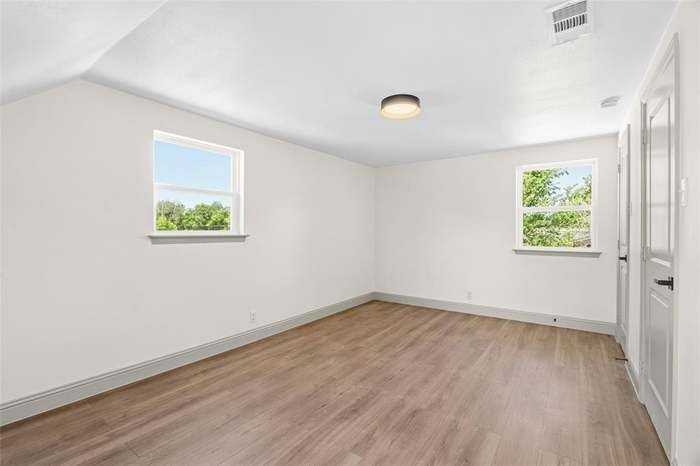 1813 Glengarry Dr - Photo 6 of 20