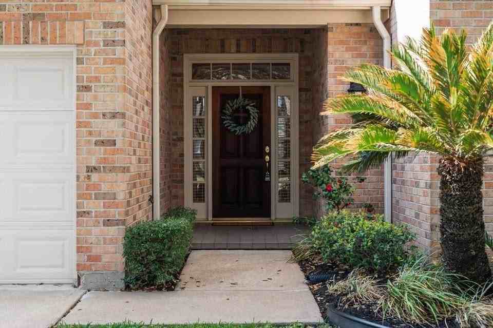 1414 Caravelle Ct - Photo 2 of 20