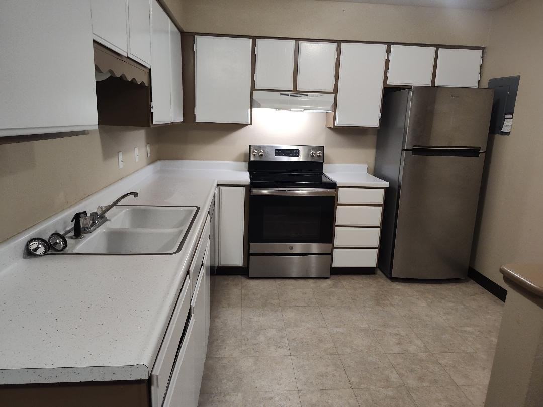 744 Baker St #6 - Photo 2 of 11