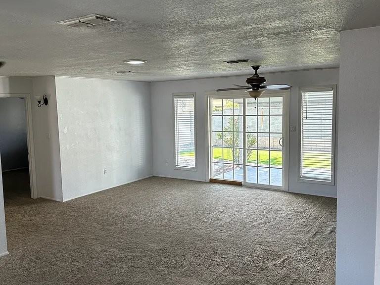 1401 Zuni Pl - Photo 3 of 13
