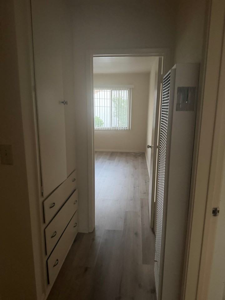 918 W Huntington Dr #K - Photo 5 of 10