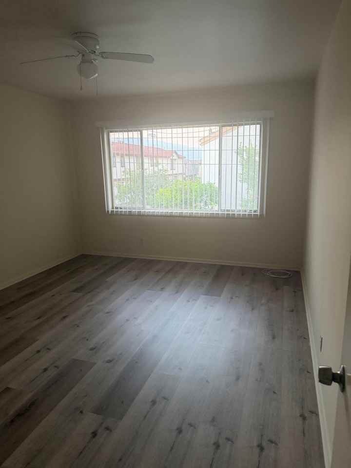 918 W Huntington Dr #K - Photo 6 of 10