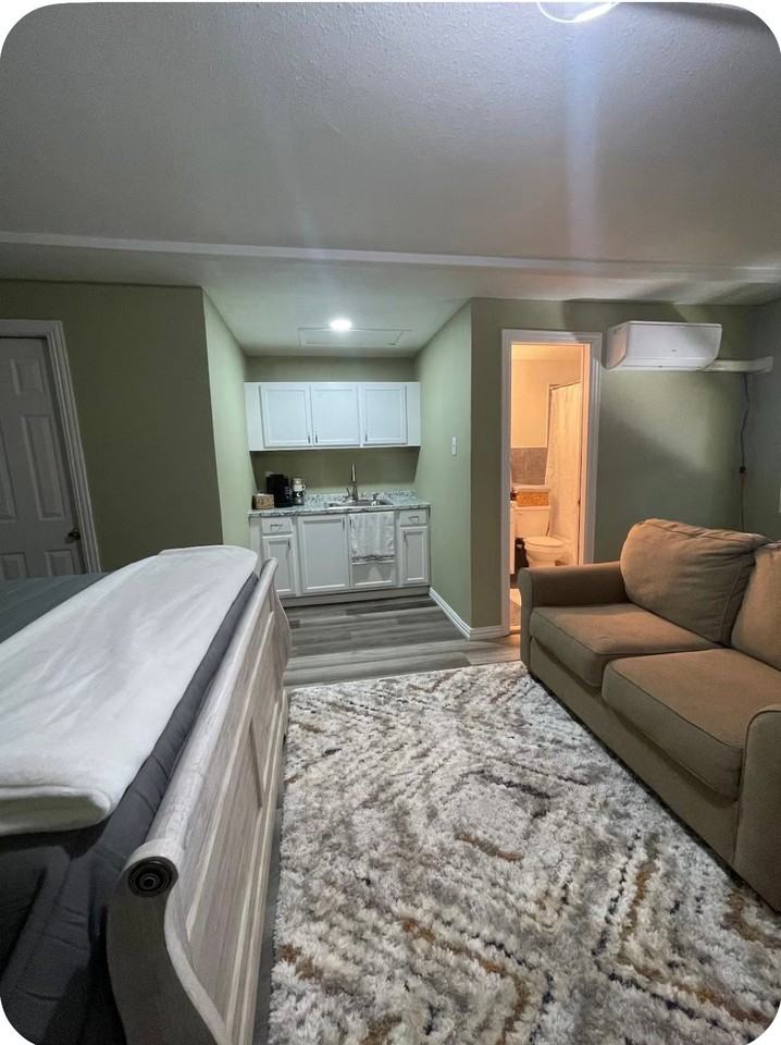 214 Willis Ave #3 - Photo 4 of 12
