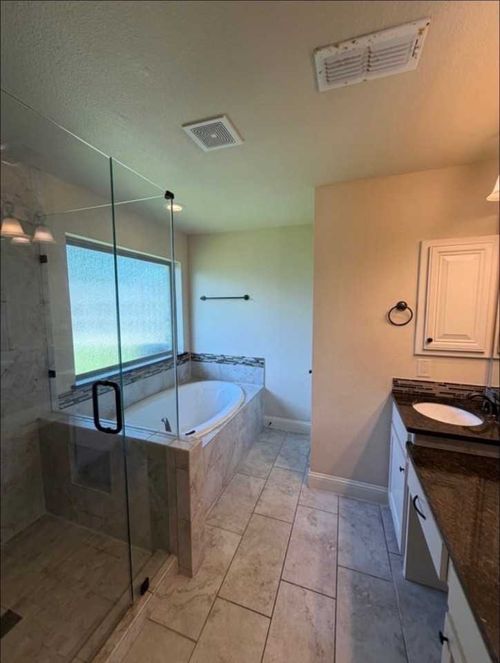 3032 Laguna Dr - Photo 4 of 14