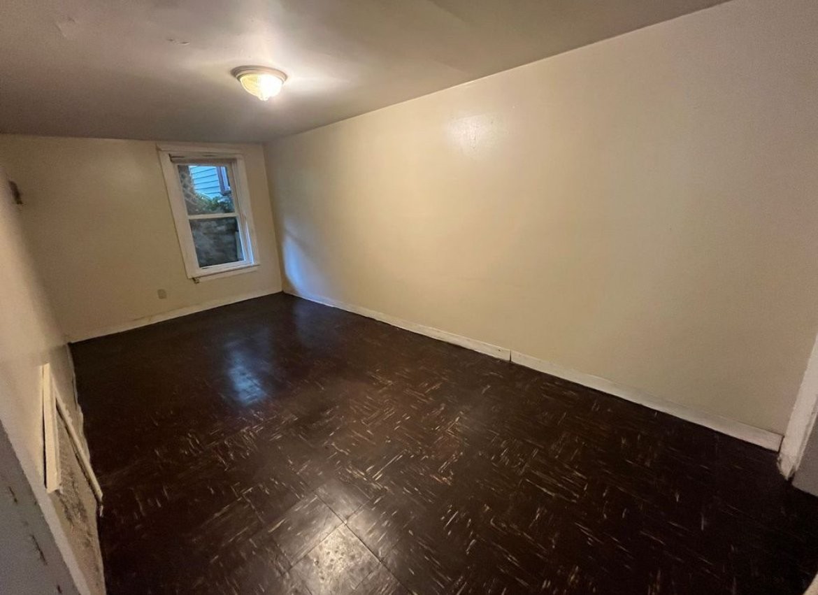 320 Pine St #2 - Photo 4 of 12