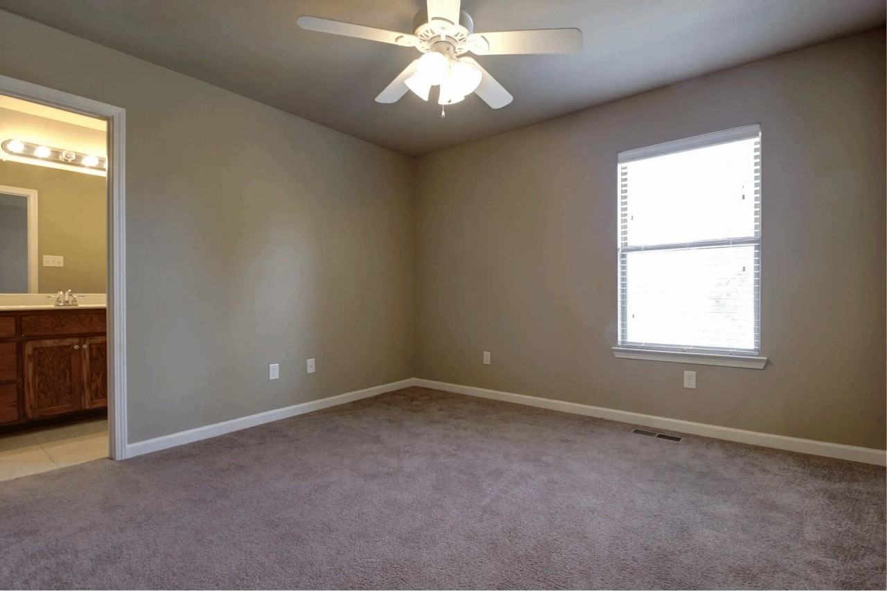 3101 N 1st St #2B - Photo 7 of 9