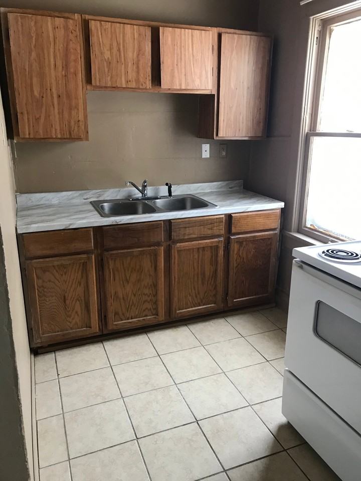 3604 E 58th St - Photo 6 of 11