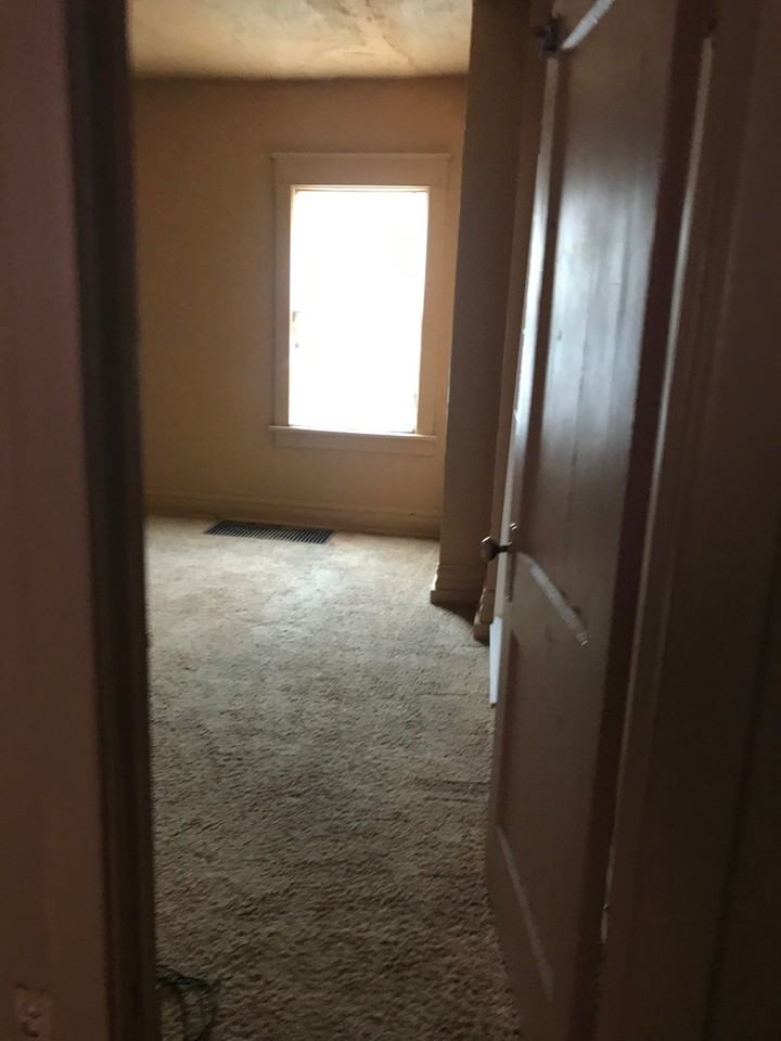 3604 E 58th St - Photo 7 of 11