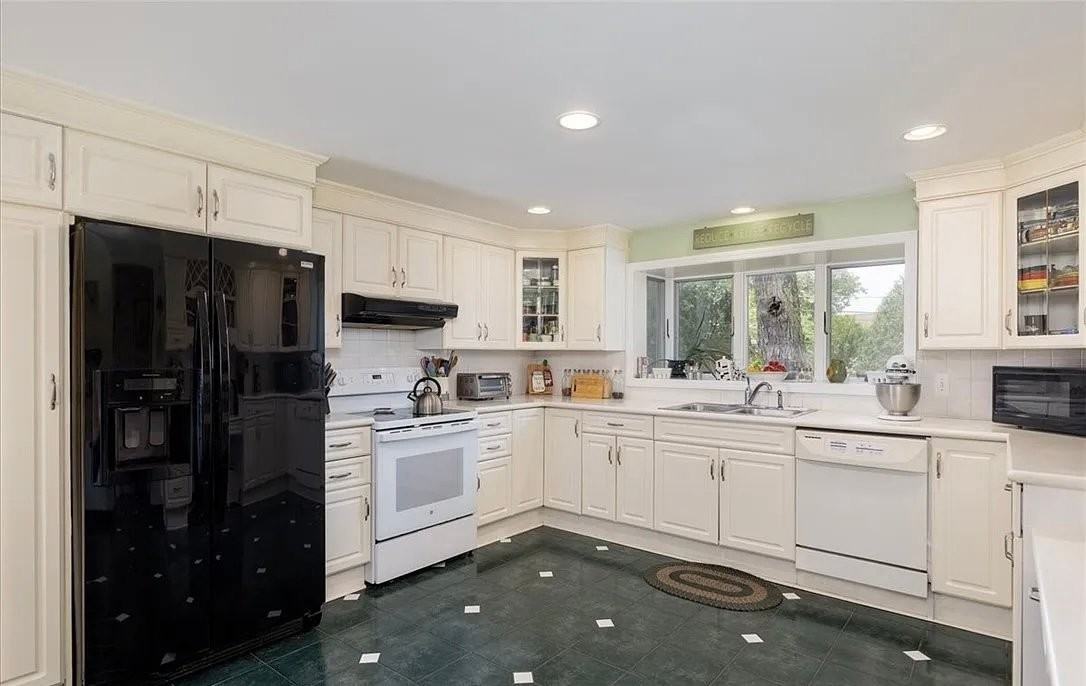 505 Brantwood Rd - Photo 6 of 10