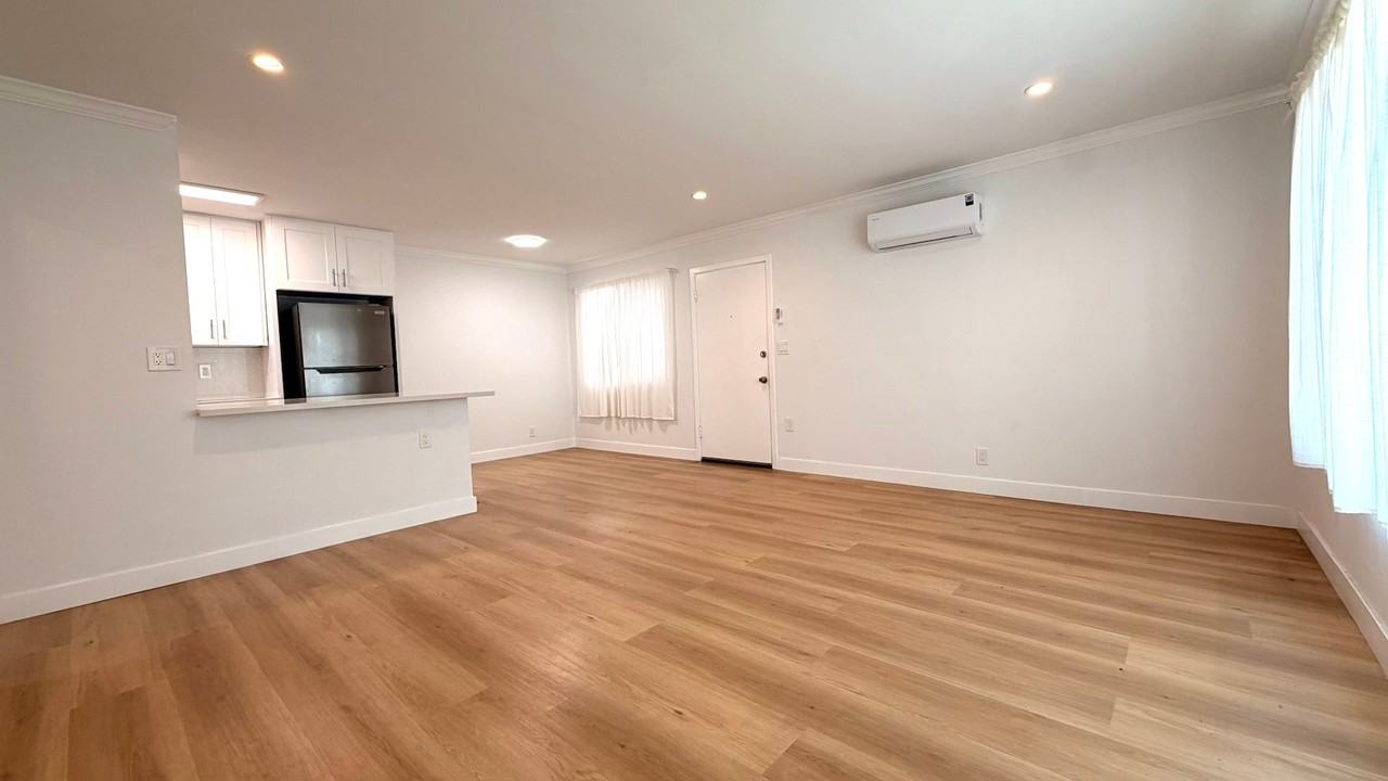 6037 Eleanor Ave #1 - Photo 3 of 12
