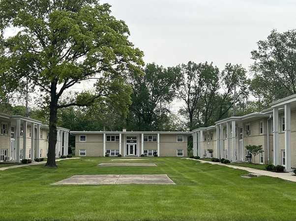 1036 E Division St #B - Photo 2 of 6