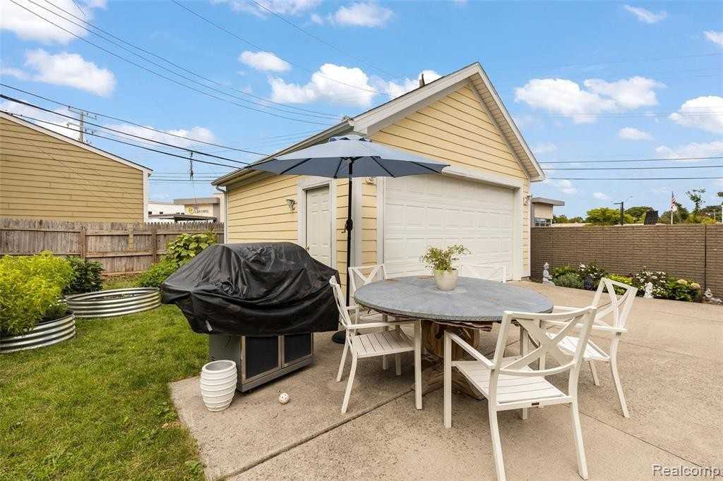 1387 Smith Ave #NA - Photo 4 of 11