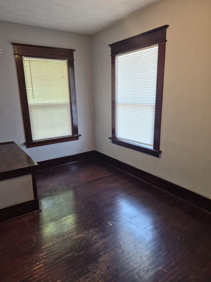 2117 E Providence Ave #2 - Photo 5 of 8