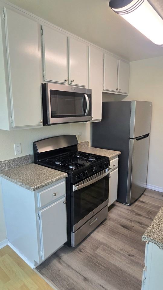 2251 Crenshaw Boulevard #6 - Photo 4 of 22