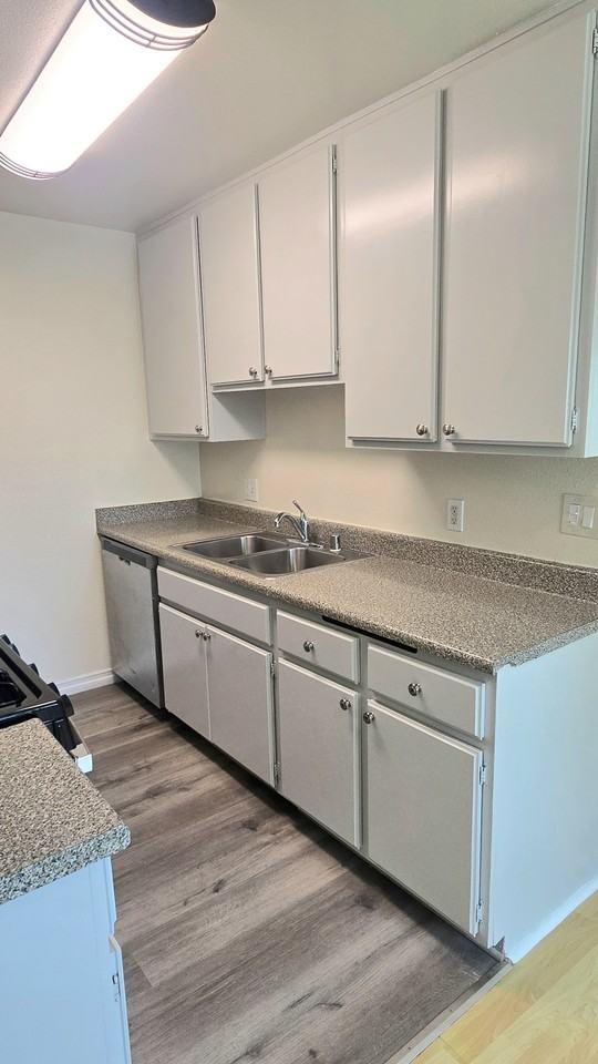 2251 Crenshaw Boulevard #6 - Photo 5 of 22