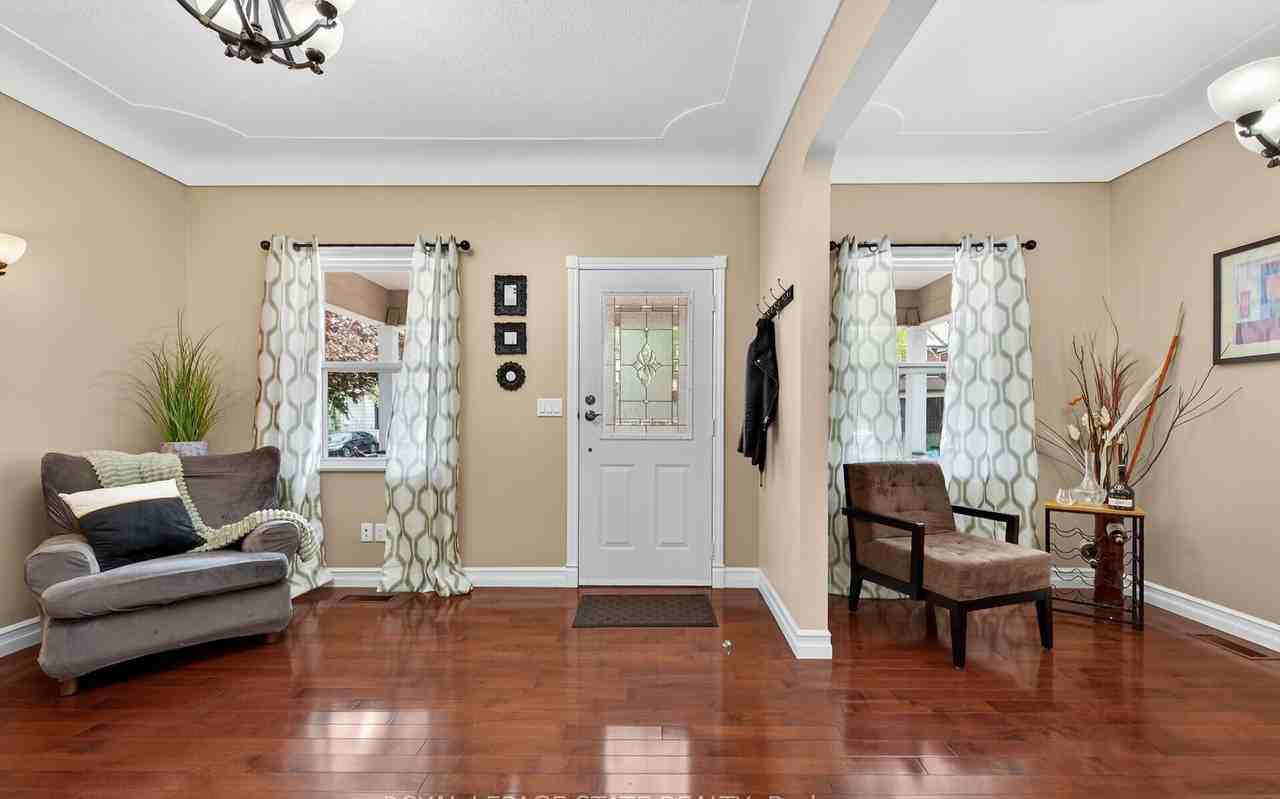 172 Prospect Street South - Photo 3 of 27