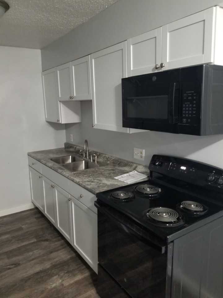 1112 Oakview Dr #12 - Photo 2 of 17