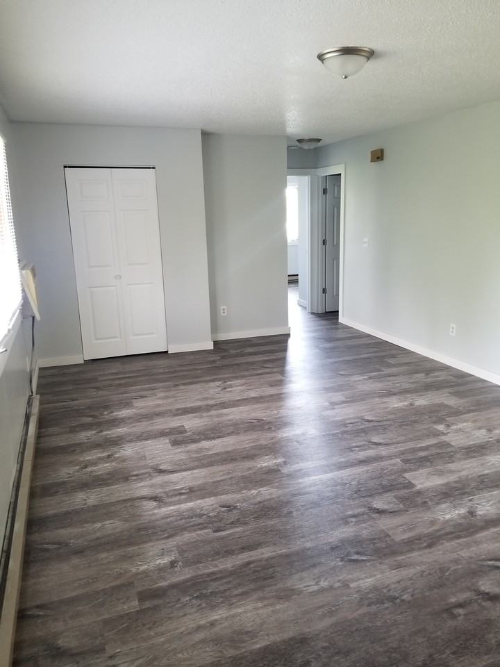 1112 Oakview Dr #12 - Photo 5 of 17