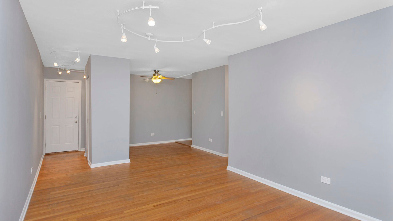 5950 N Kenmore Ave #307 - Photo 3 of 12