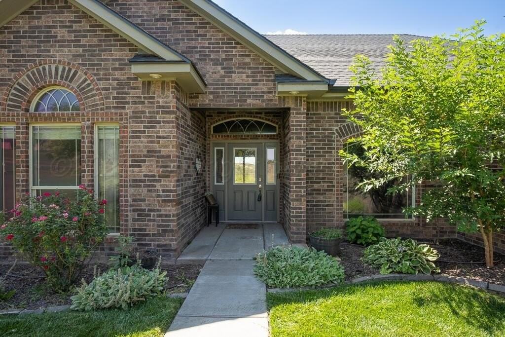 8401 Shady Lake Dr - Photo 4 of 46