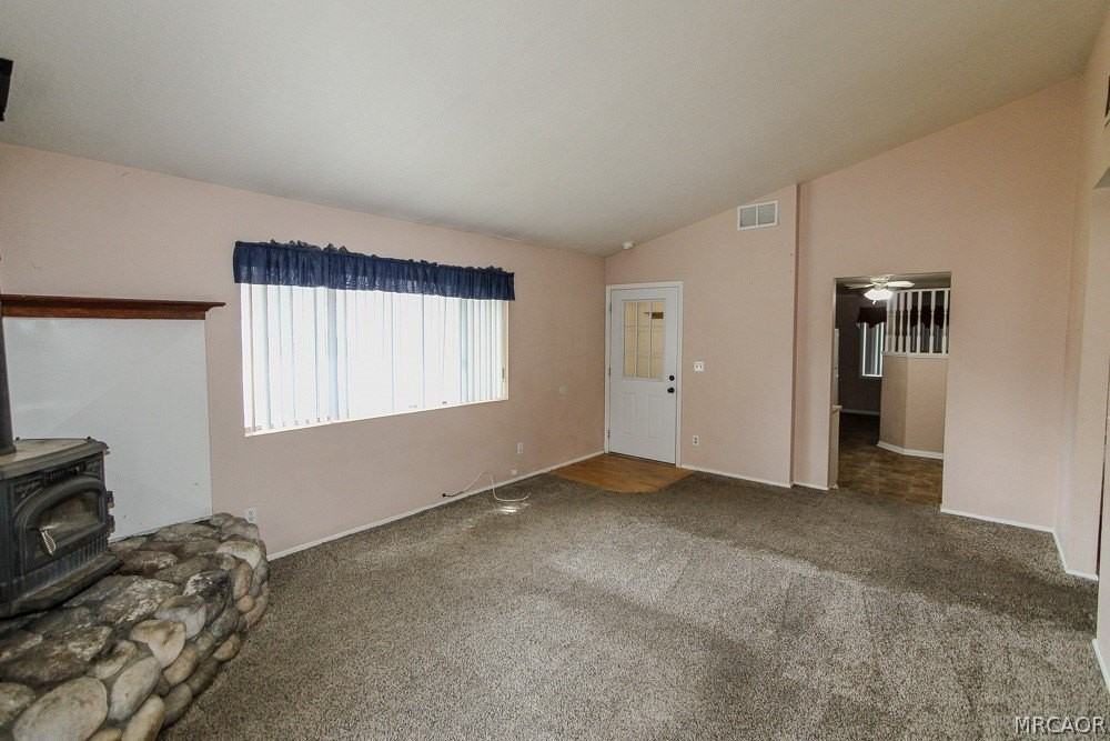 870 Ash Ln - Photo 6 of 40