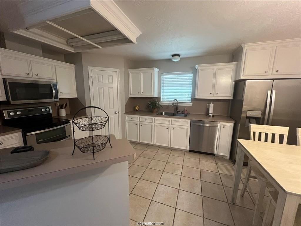 3742 Chantal Cir - Photo 2 of 10