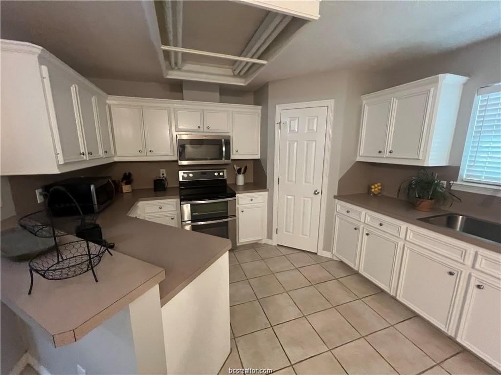 3742 Chantal Cir - Photo 3 of 10
