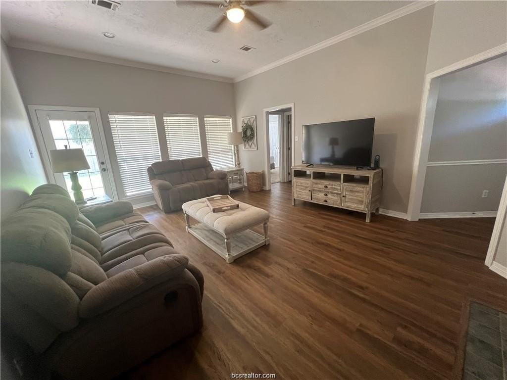 3742 Chantal Cir - Photo 6 of 10