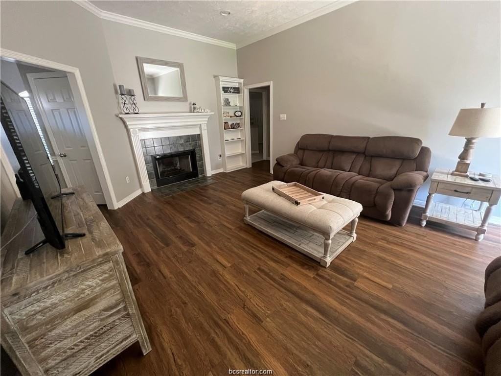 3742 Chantal Cir - Photo 7 of 10