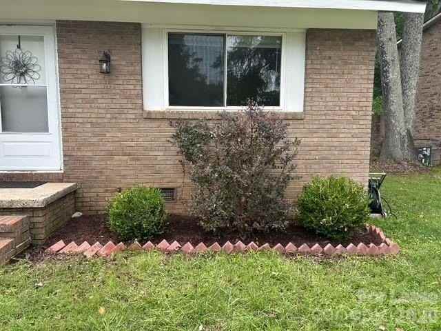 3315 Erskine Dr - Photo 3 of 25