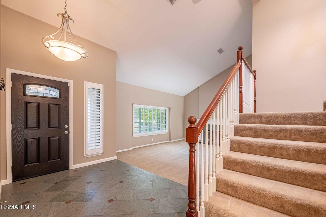 4272 N Cedarpine Ln - Photo 4 of 44
