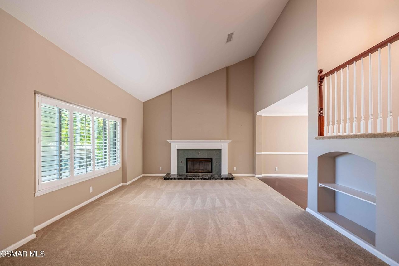 4272 N Cedarpine Ln - Photo 5 of 44