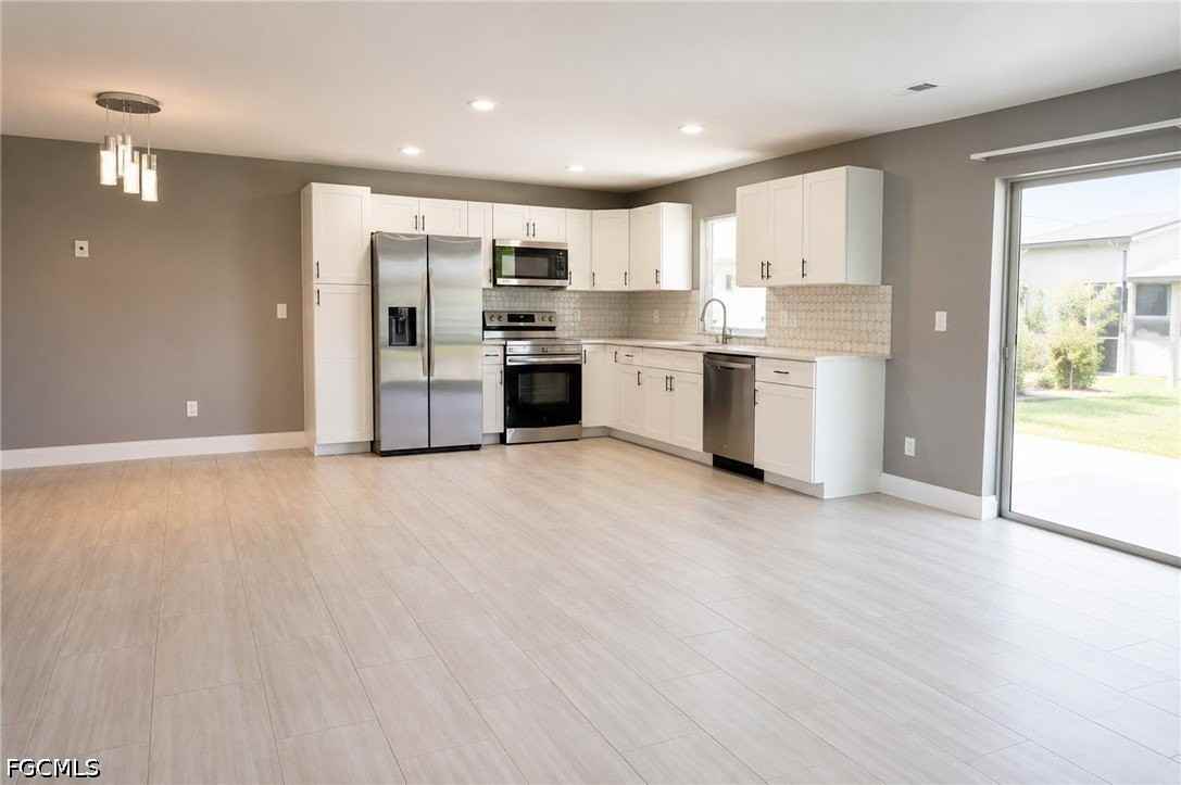 2122 Se 6th Ter - Photo 4 of 24