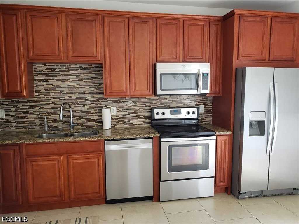 17506 Cherry Ridge Ln - Photo 3 of 27
