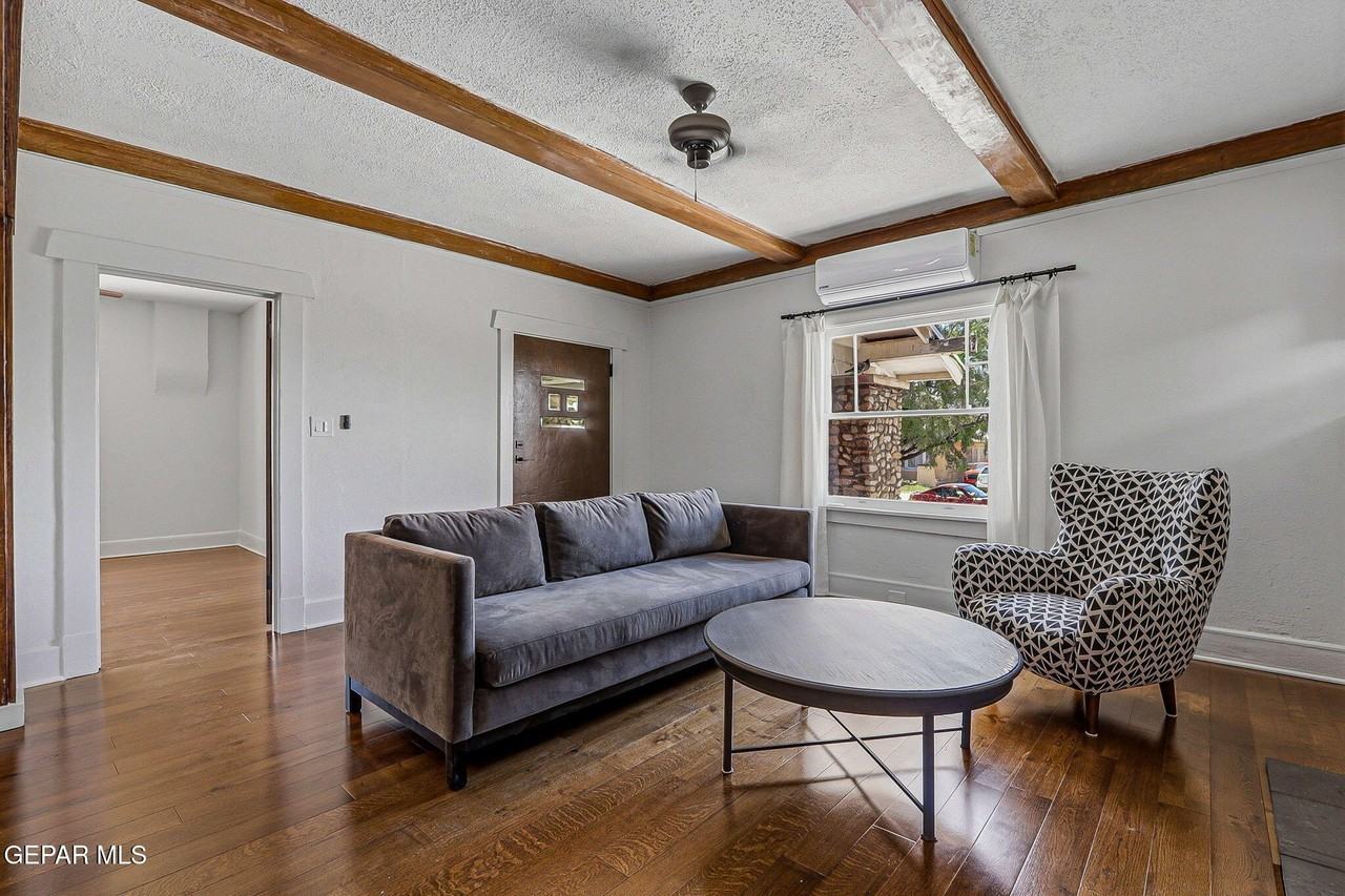 2911 Grant Ave - Photo 3 of 32