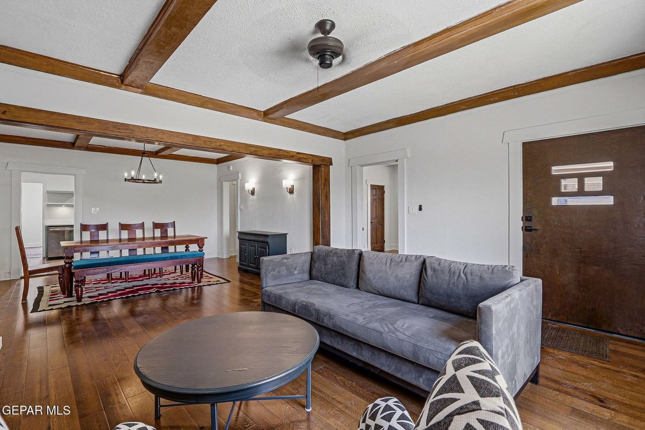 2911 Grant Ave - Photo 4 of 32