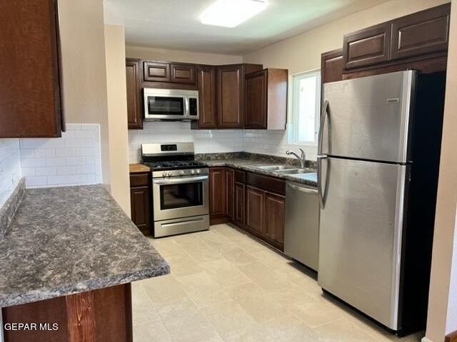 3319 Nations Ave - Photo 5 of 17