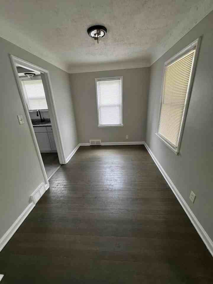 8272 Roselawn St - Photo 3 of 9