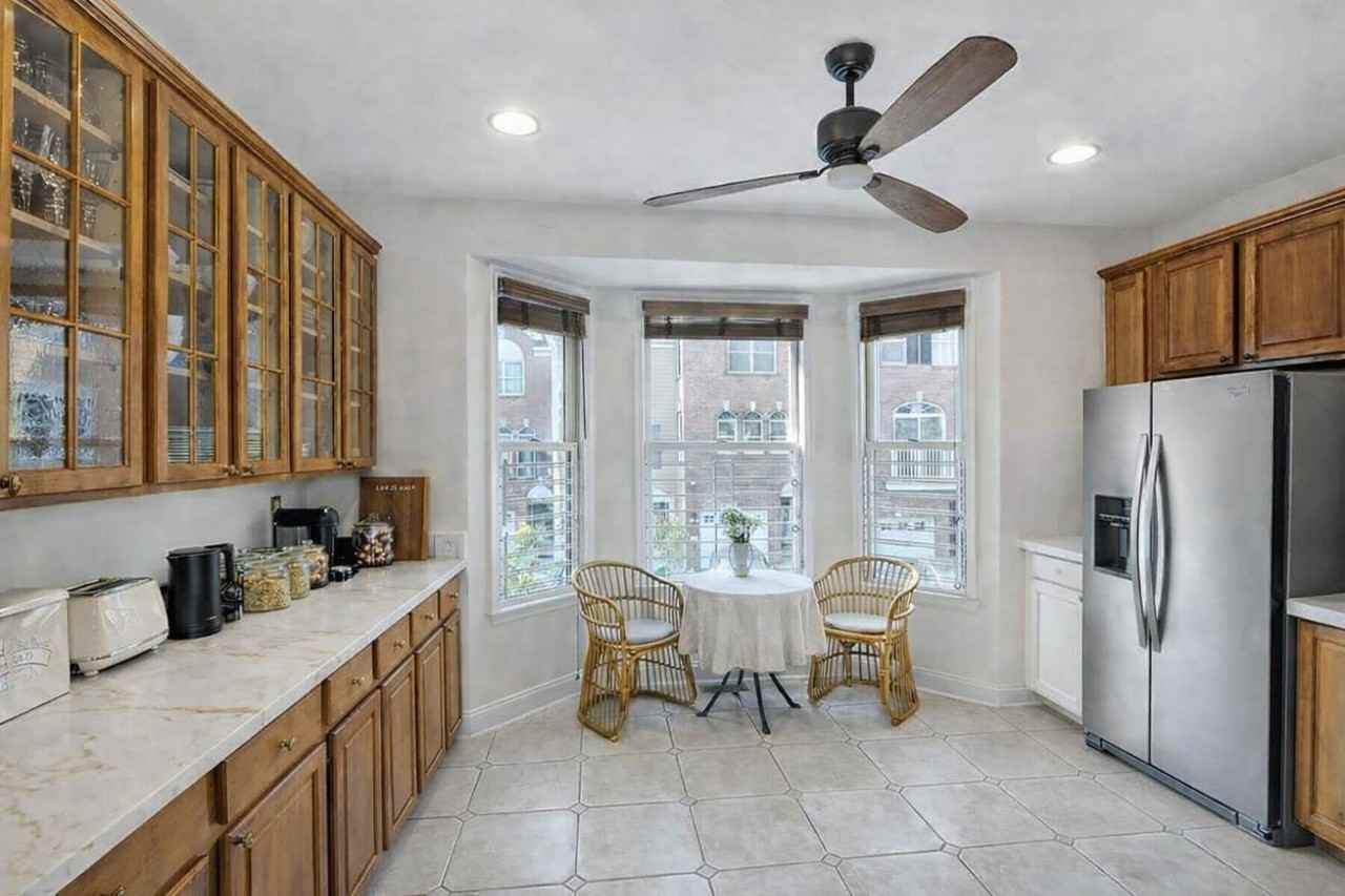 476 Buffalo Ct - Photo 4 of 32