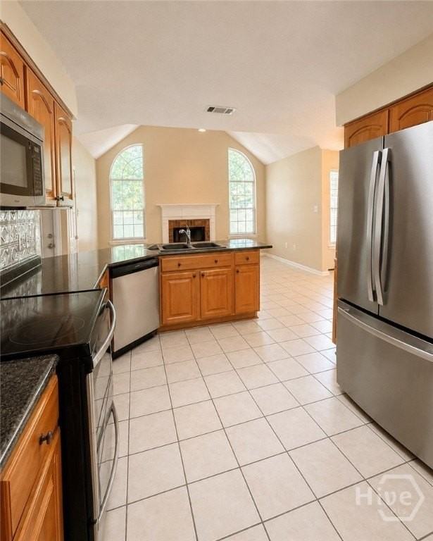 157 Lions Gate Rd - Photo 4 of 17
