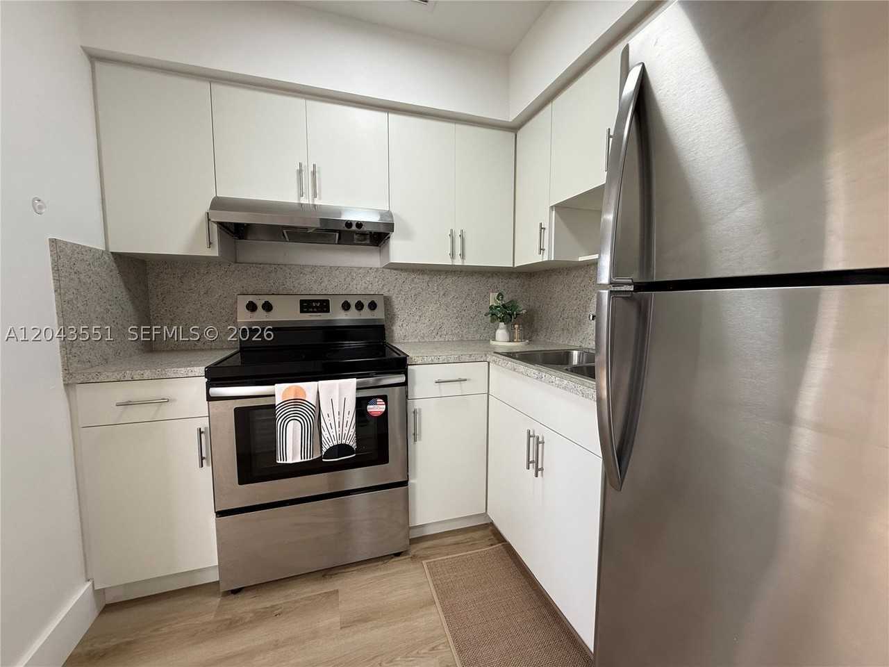 8860 Sw 32nd St - Photo 3 of 12