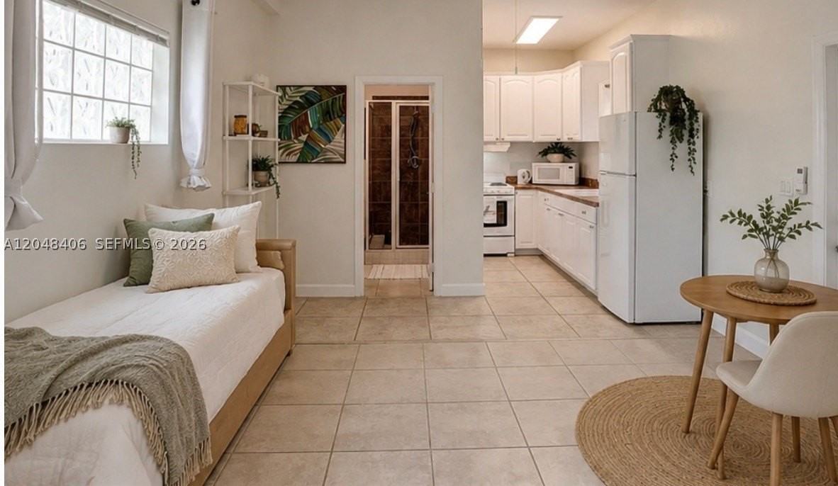 1012 Ne 17th Ct #2 - Photo 4 of 10