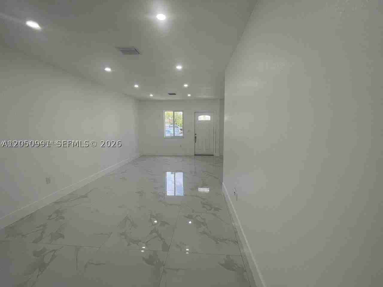 7400 Sw 39th St #1 - Photo 5 of 11