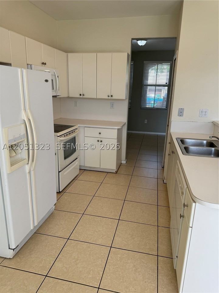 944 Sw 154th Path #944 - Photo 3 of 5