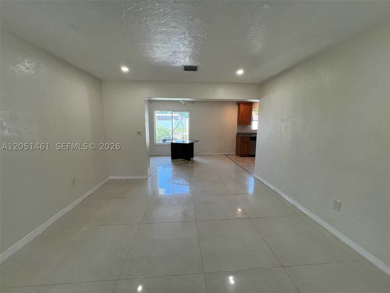 7531 Shalimar St - Photo 3 of 13