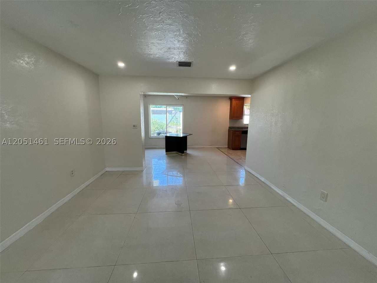 7531 Shalimar St - Photo 4 of 13