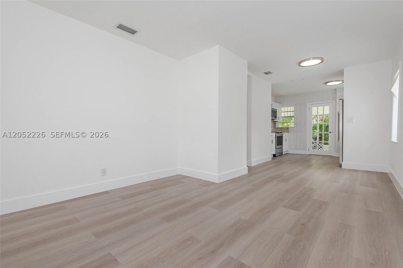 100 Sw 58th Ave #0 - Photo 5 of 8